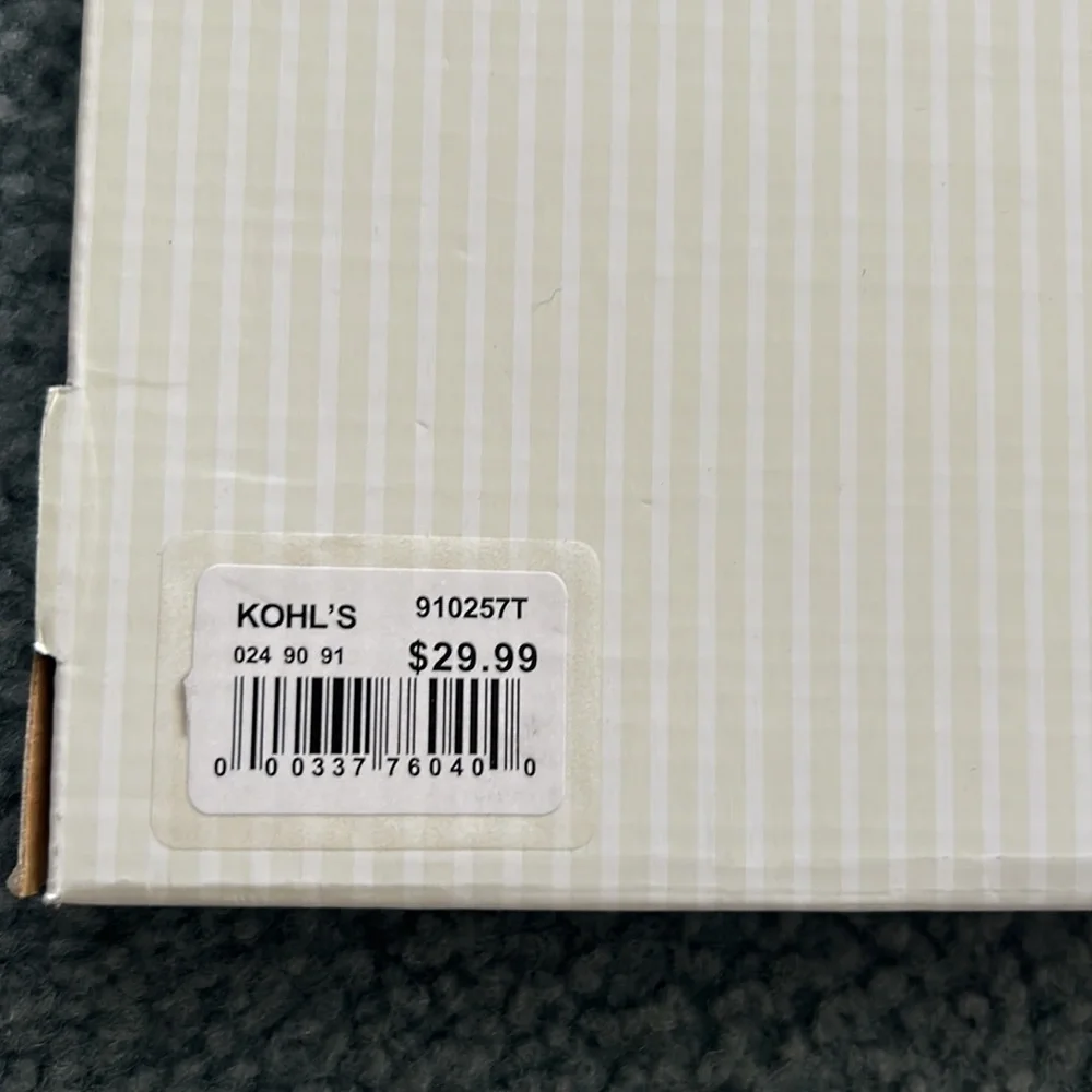 Vertical or horizontal 3 spot 5x7 metal picture frame - Picture 2 of 3